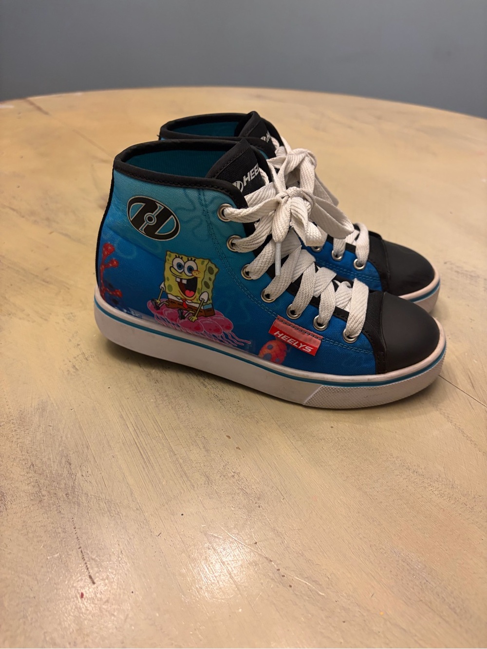 SpongeBob Heelys YOUTH Size 3  SpongeBob high Tops Wheels , Rare